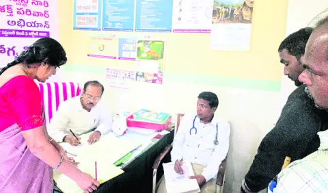 పీహెచ్‌సీల్లో ప్రసవాల సంఖ్య పెంచాలి 