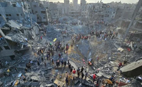 Israeli strikes and shootings kill 70 as assault in Gaza City
