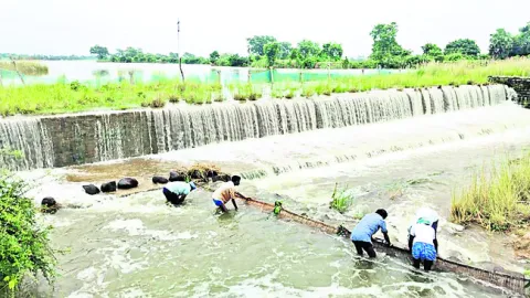875 చెరువుల మత్తడి! 