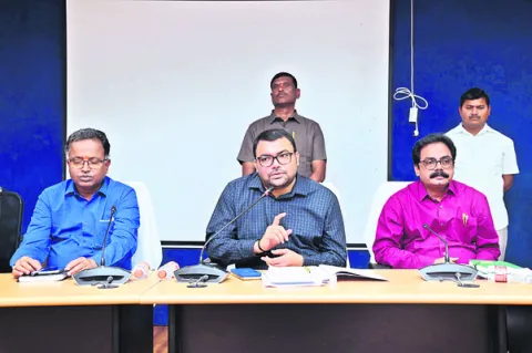 స్థానిక ఎన్నికలను పకడ్బందీగా నిర్వహించాలి 