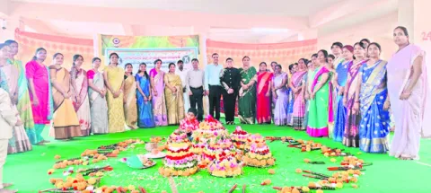 తెలంగాణ సంస్కృతికి ప్రతీక బతుకమ్మ 