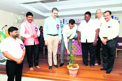 వైద్య శిబిరానికి స్పందన 