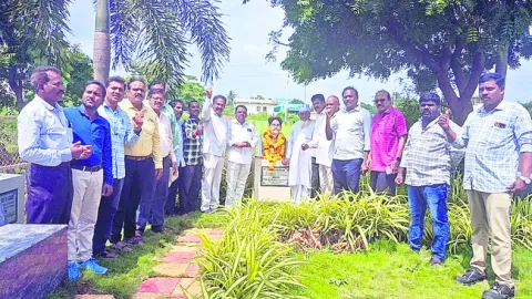నవయుగ కవి చక్రవర్తి గుర్రం జాషువా 