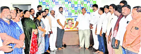 విశ్వ నరుడు గుర్రం జాషువా 