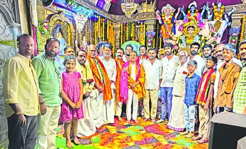 ఇళ్ల కూల్చివేతలపై కేసు నమోదు 