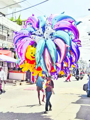 ● బొమ్మ అమ్మాలి.. బొజ్జ నిండాలి