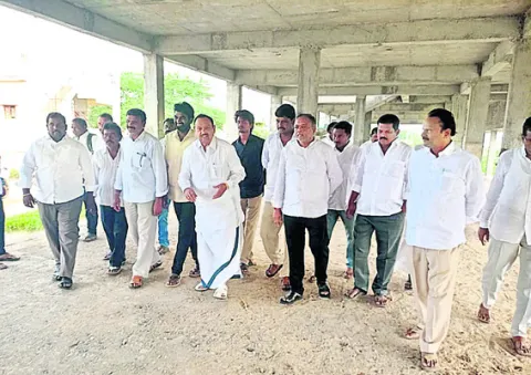 పాలిటెక్నిక్‌ కళాశాల భవనాలను ఎందుకు కట్టించలేదు