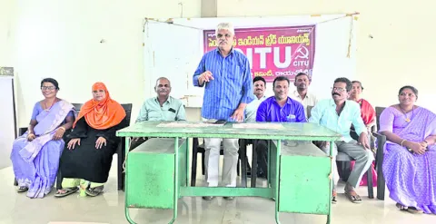 పనిగంటల పెంపు నిర్ణయం రద్దు చేయాలి