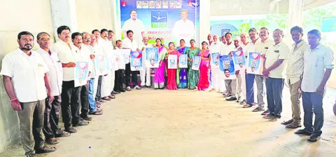 హోం మంత్రి, డీజీపీ రాజీనామా చేయాలి