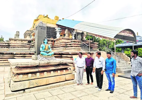 పిల్లలమర్రి ఆలయాల సందర్శన
