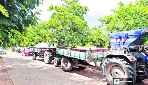 పట్టుకున్నారు.. వదిలేశారు 