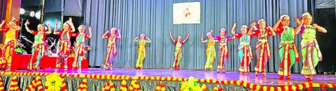సమ్మోహనం.. కూచిపూడి నృత్య విన్యాసం 