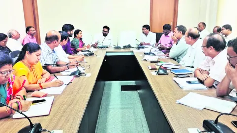 విద్యార్థుల ఆరోగ్యంపై శ్రద్ధ చూపాలి