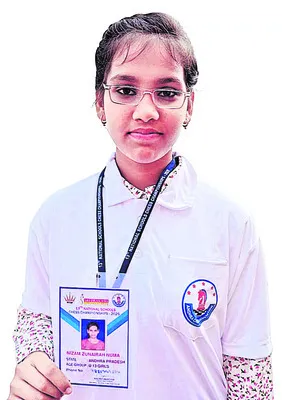 చదరంగంలో జిల్లా  టాపర్‌గా జునైరా 