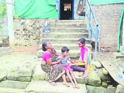 నీట మ