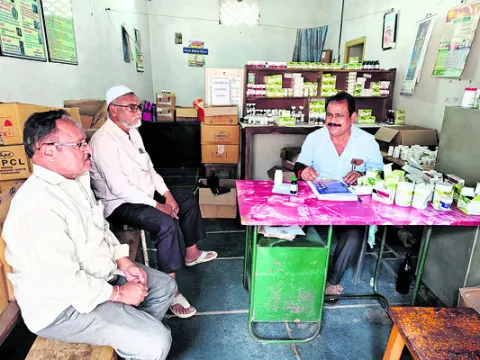 ఆయుష్‌లో కాంపౌండర్లే డాక్టర్లు! 