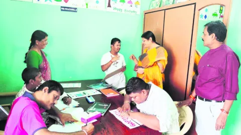 మానసిక దివ్యాంగులను మనసుతో చూడాలి 