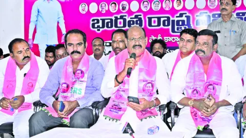 పార్టీకి కవిత నష్టం కలిగించారు 