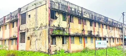 ప్రవేశాలు ఫుల్‌.. వసతులు నిల్‌