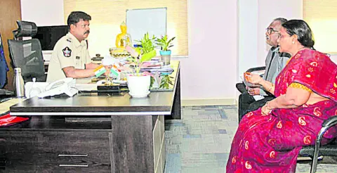 ప్రజల ఫిర్యాదులపై సత్వర చర్యలు 