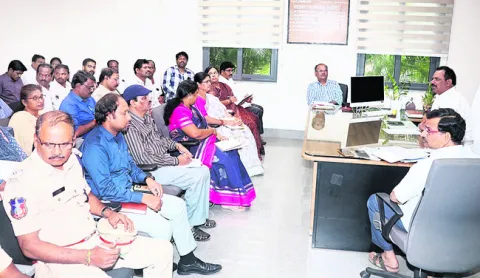 అడిగిన సమాచారం ఇవ్వడం బాధ్యత 