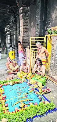 వేడుకగా అప్పన్న ఆయుధ పూజ 