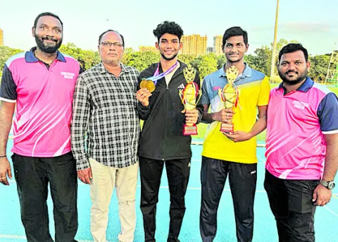 అథ్లెట్స్‌ రోషన్‌, రమేష్‌లకు ఉత్తమ క్రీడాకారుల అవార్డుల