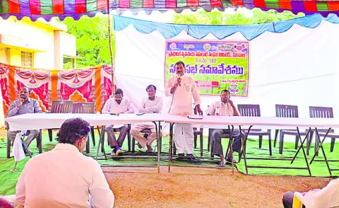రుణాలు సకాలంలో చెల్లించండి 