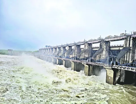 సింగూరుకు భారీ వరద