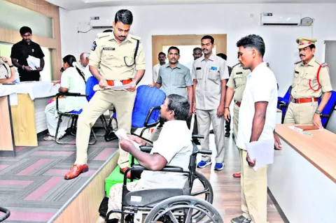 ఫిర్యాదుల పరిష్కారంపై ప్రత్యేక దృష్టి