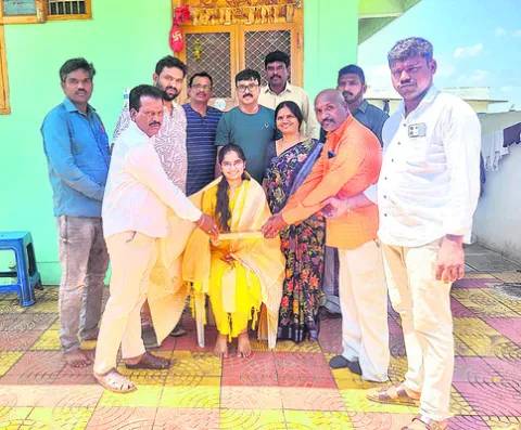   ఎకై ్సజ్‌ ఎస్సై నుంచి ఎంపీడీవో వరకు.. 
