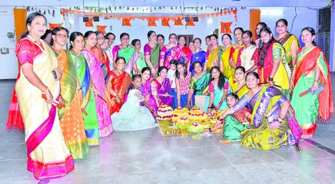 సద్దుల సందడి

