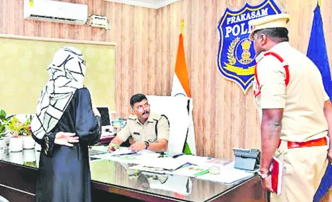 ఫిర్యాదులను వేగంగా పరిష్కరించాలి 