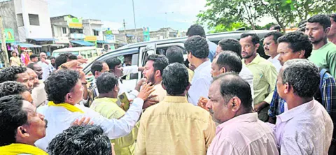 కూటమిలో ప్రొటోకాల్‌ రగడ 