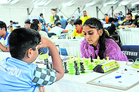 8వ రౌండ్‌కు చేరిన జాతీయ చెస్‌ పోటీలు 
