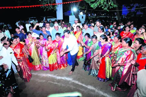 కాంగ్రెస్‌ హయాంలోనే అభివృద్ధి