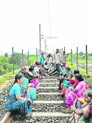 వరద నీరు వస్తుందని ఆందోళన 