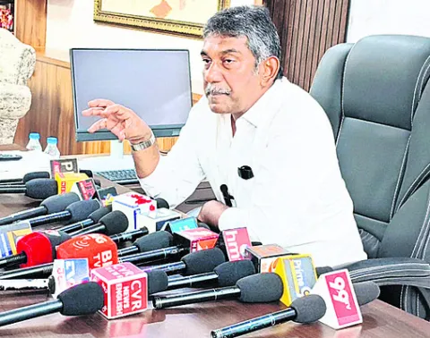 తప్పుడు కేసులతో శునకానందం పొందుతున్నారు!