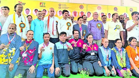 యోగాను జీవితంలో  భాగం చేసుకోవాలి 