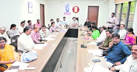 కోడ్‌ పక్కాగా అమలు చేయాలి