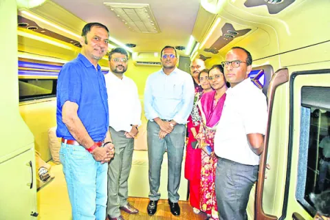 విశాఖ– అరకు కార్వాన్‌ వాహనం రెడీ 
