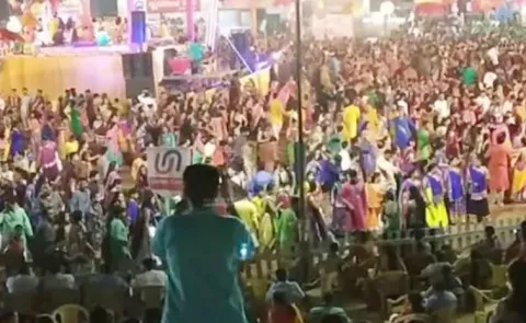 NRI Couple Video Viral In Dussera Celebrations