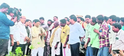 రైతులకు న్యాయం చేస్తాం