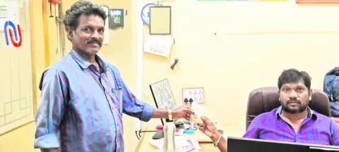 నిజాయితీ చాటుకున్న రైతు 