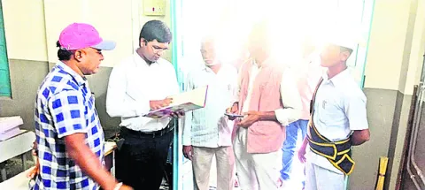 విద్యార్థులకు సమస్యలు లేకుండా చూసుకోవాలి
