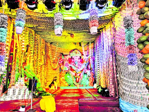 ధననాథుడు 