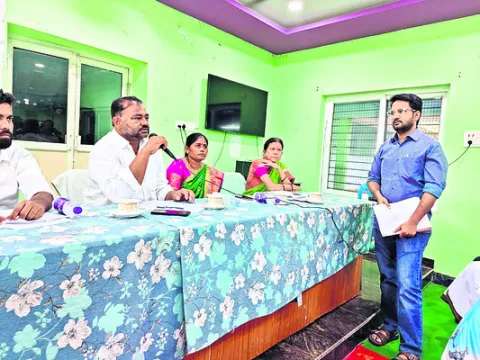 ప్రొటోకాల్‌కు తిలోదకాలు..! 