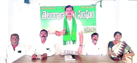 సరిపడా యూరియా అందుబాటులో ఉంచాలి