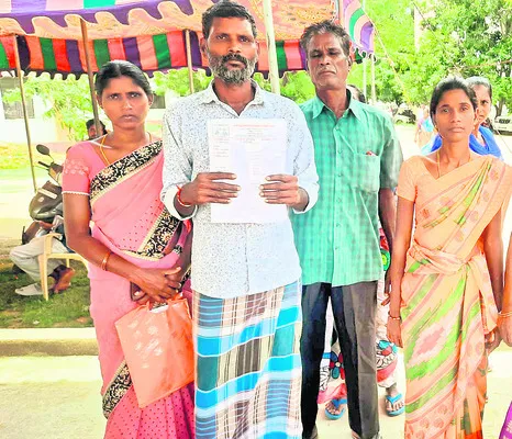 కాలనీలో మౌలిక వసతులు కల్పించలేదు  
