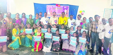 ఆకట్టుకున్న జిల్లాస్థాయి కళోత్సవ్‌
